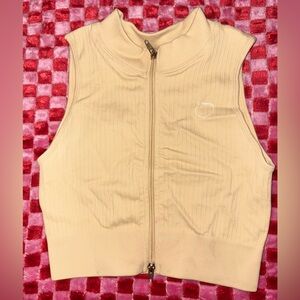 Zipper PcheeBum crop top.